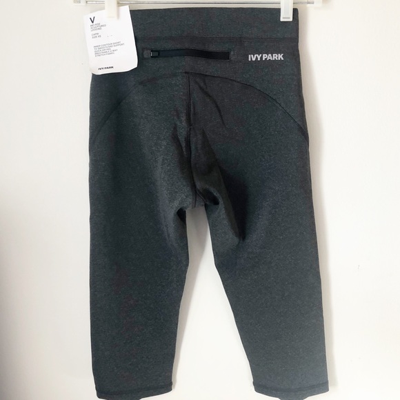 IVY PARK NWT MID RISE SCULPTED LEGGINGS CAPRI XS - Picture 4 of 7